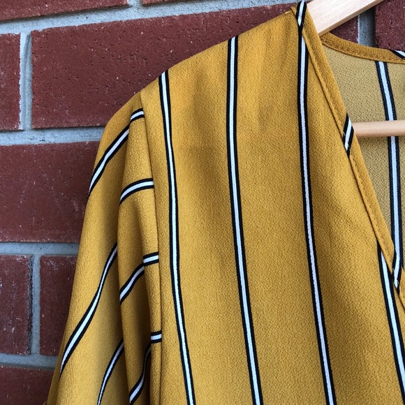 chic blouse - Picture 4 of 4